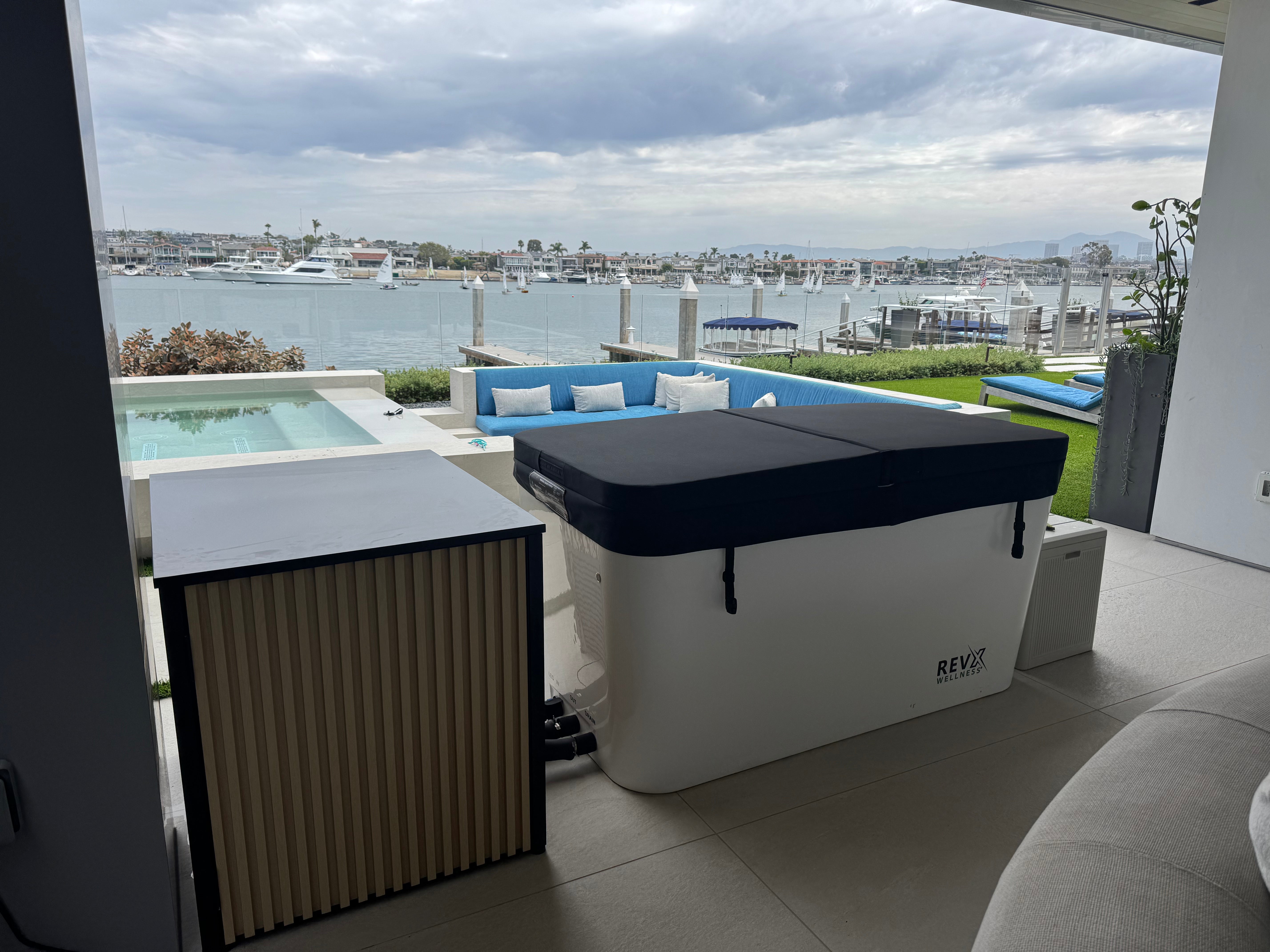 RevX Luxury Cold Plunge with Acrylic X Tub & LUX High-Performance Chiller