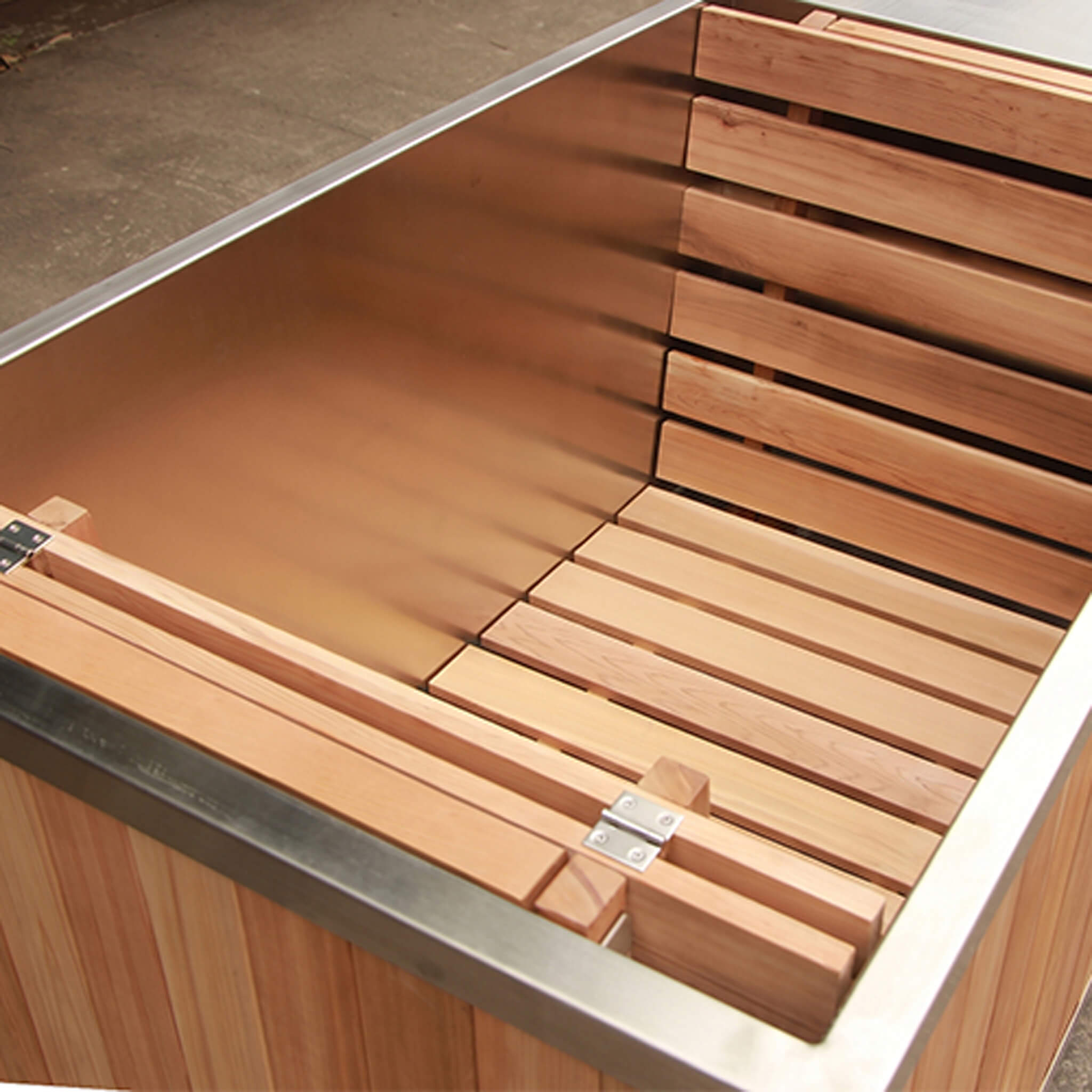 Finnmark SoulCold™ Premium 1-Person Cold & Hot Plunge | 180-Gallon Stainless Steel Tub with Chiller & Cover